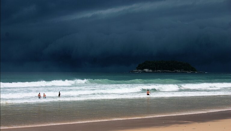 Phuket during the rainy season: the joy of visiting during “bad weather”