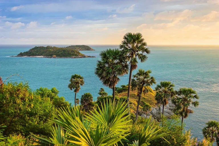 Phuket: in the rhythm of the seasons